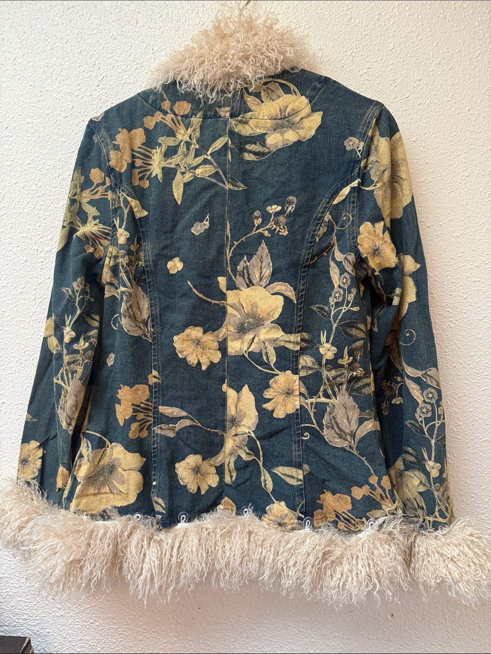 ROMWE Dark Green Floral Jacket with Beige Faux Fur Trim - Picture 4 of 5